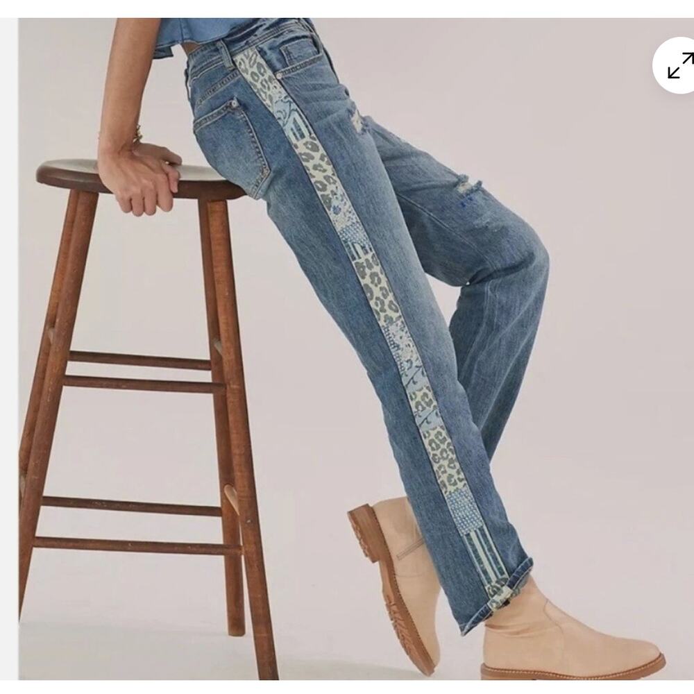 Anthropologie Pilcro slim boyfriend cheetah print sides crop jean Distressed 29T